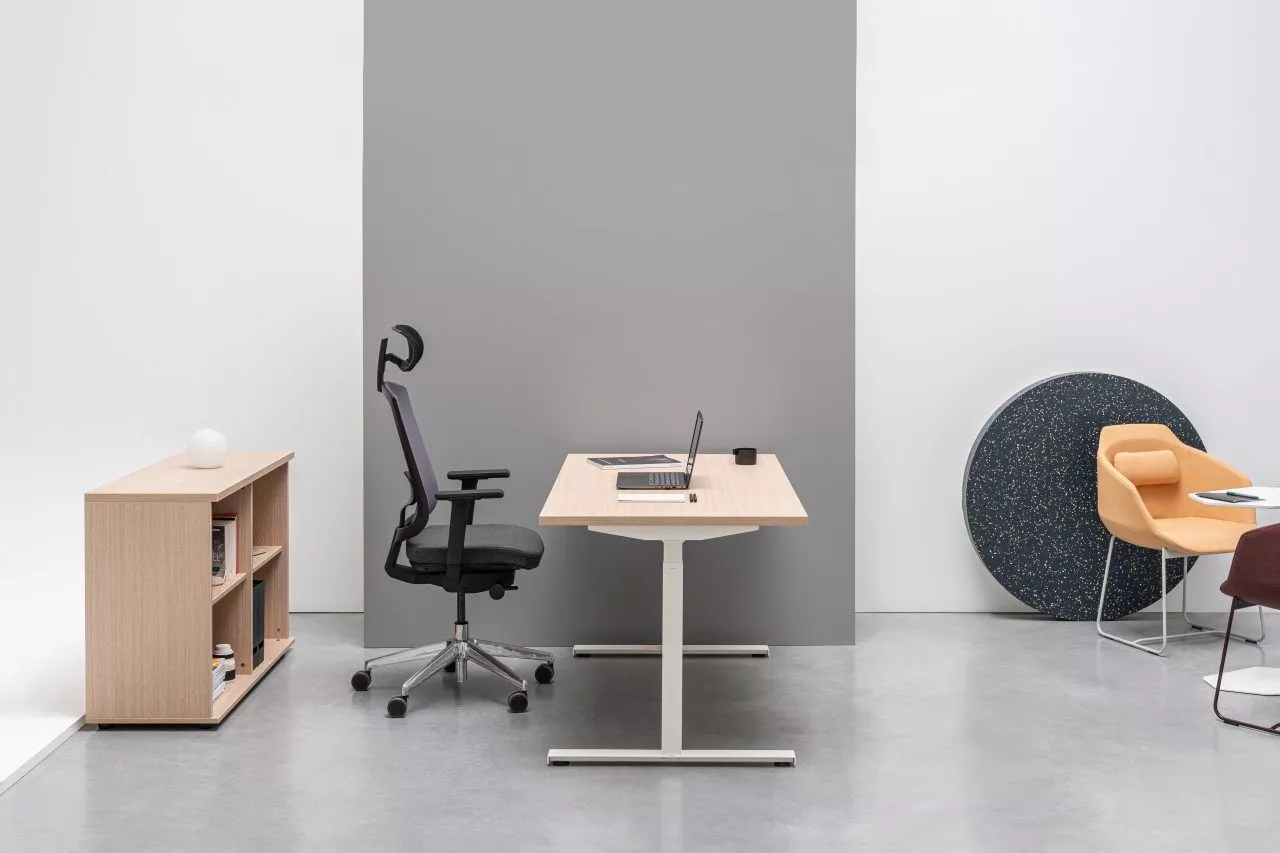 Bureau réglable en hauteur électrique ergonomique choix mobilier de bureaux montpellier